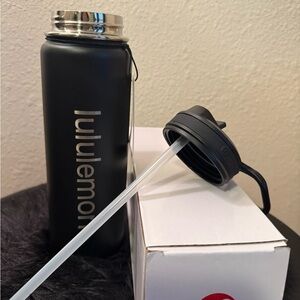 Lululemon Black Water Bottle 24 oz Straw Lid